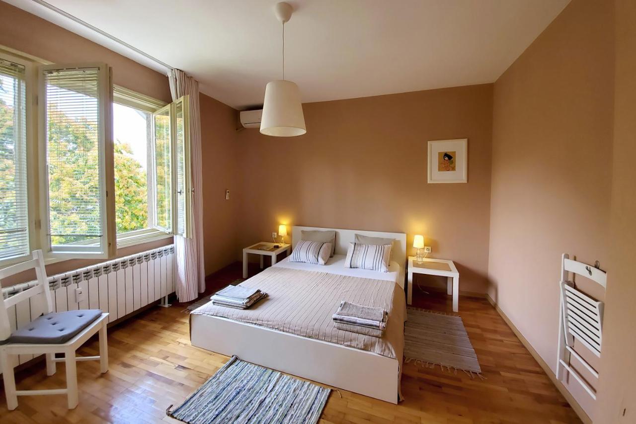 Sunny Central Apartment Софія Екстер'єр фото