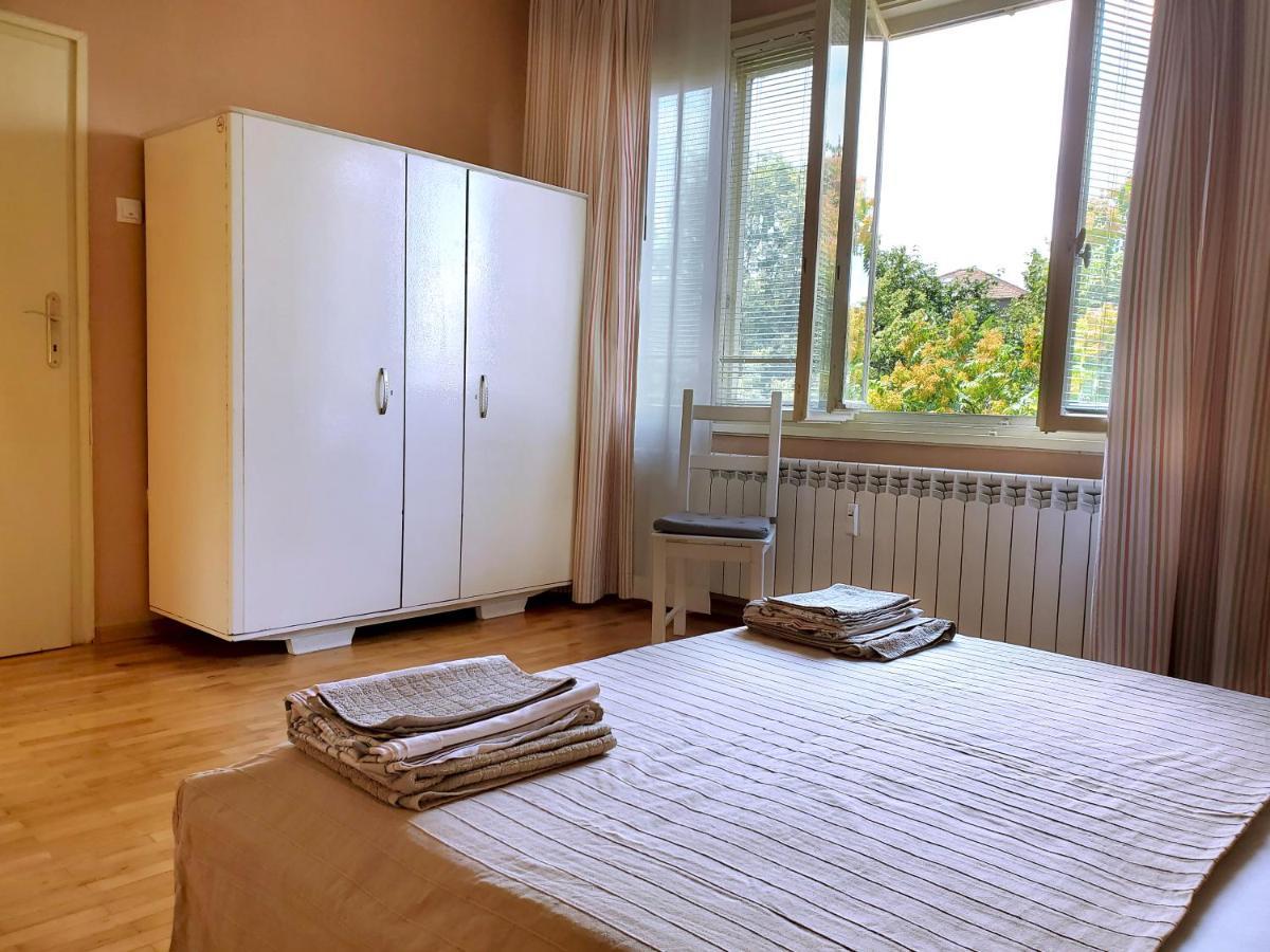 Sunny Central Apartment Софія Екстер'єр фото
