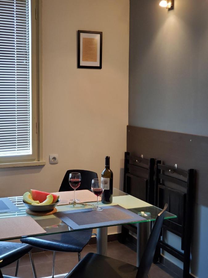 Sunny Central Apartment Софія Екстер'єр фото