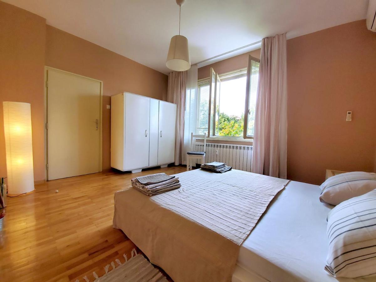 Sunny Central Apartment Софія Екстер'єр фото