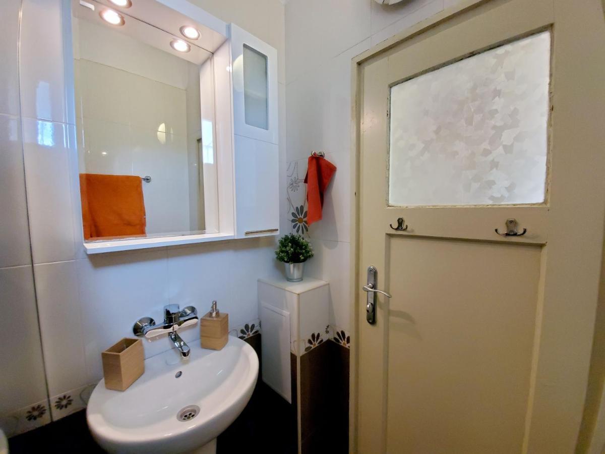 Sunny Central Apartment Софія Екстер'єр фото
